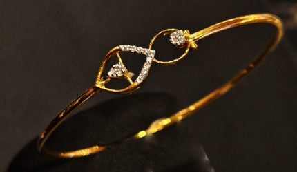 DIAMOND BRACELET
